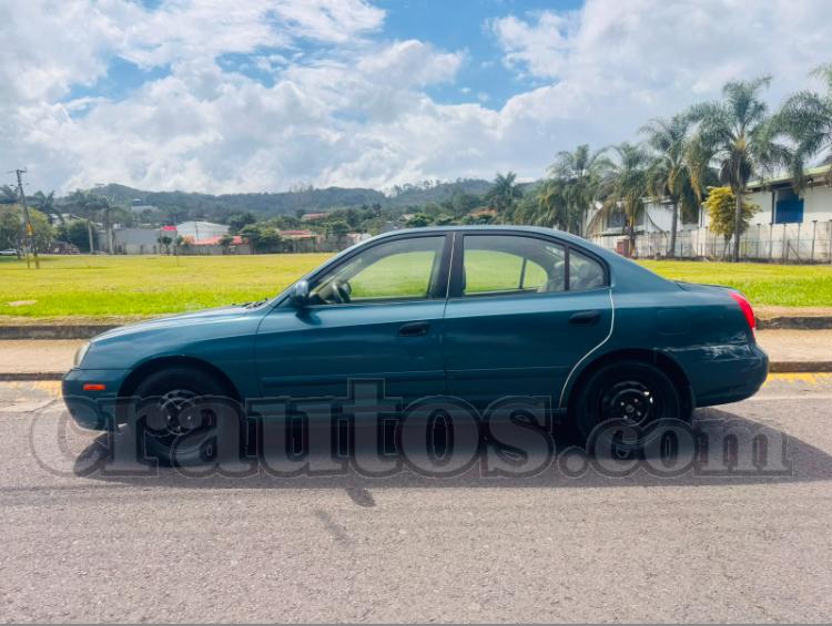 Hyundai ELANTRA 2002 - foto 1