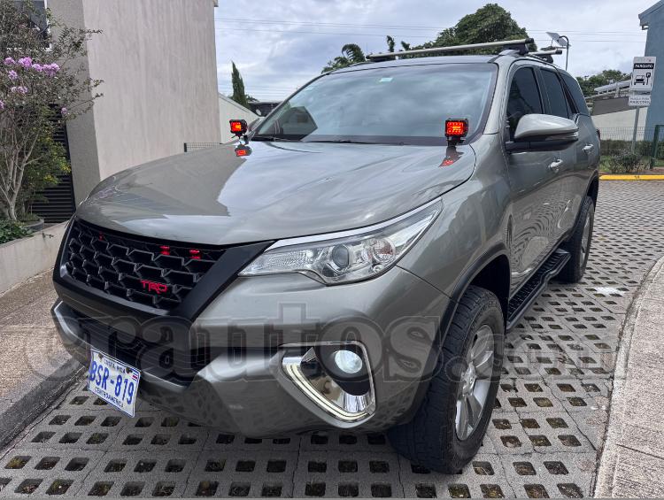 Toyota FORTUNER 2020 - foto 1