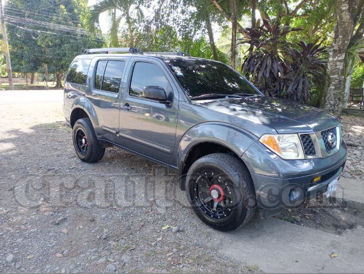 Nissan PATHFINDER 2005 - foto 1