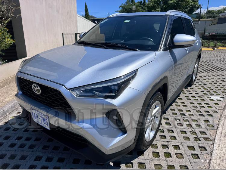 Toyota YARIS CROSS 2025 - foto 1