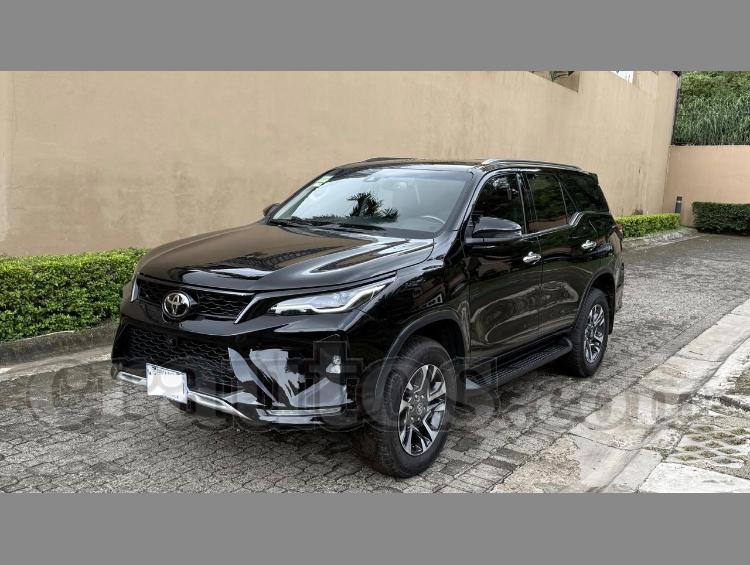 Toyota FORTUNER SRV 2025 - foto 1
