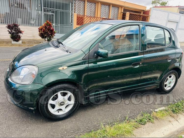 Toyota YARIS 2000 - foto 1