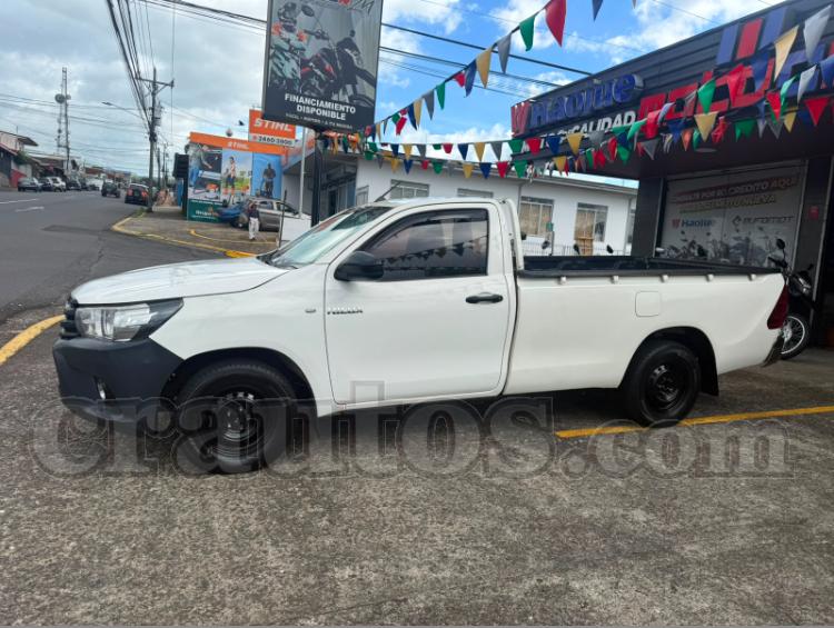 Toyota HILUX 2017 - foto 1