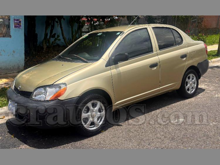Toyota YARIS 2001 - foto 1